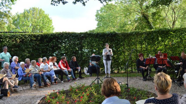 Efkes stille staon bie (vrijdag 21 juni 2019)